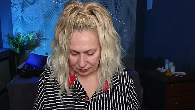 Penelope Pinky online show from February 15, 2025, 5:39 pm