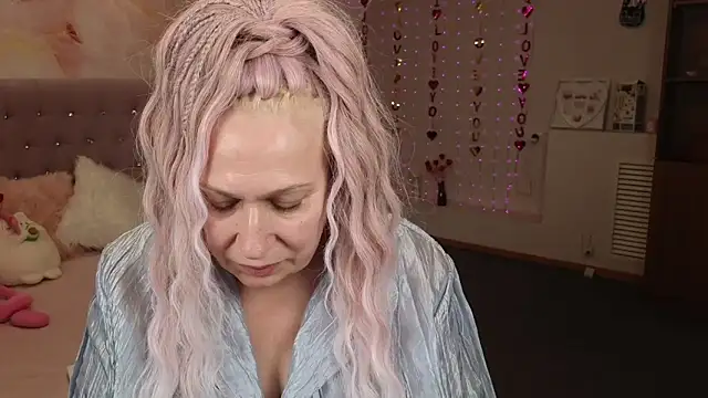 Penelope Pinky online show from February 25, 2025, 8:41 pm