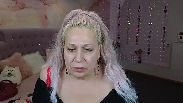 Penelope Pinky online show from March 12, 2025, 6:44 pm