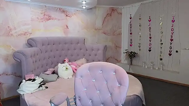 Penelope Pinky online show from September 10, 2025, 2:44 am