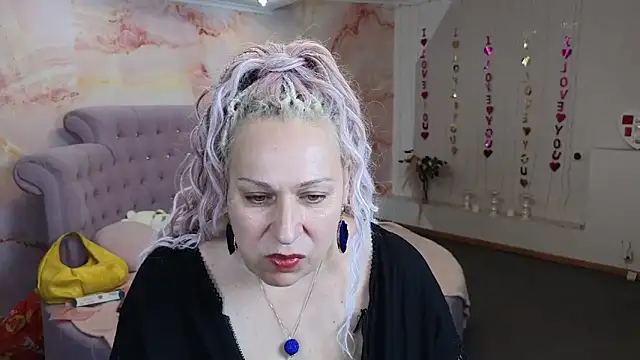 Penelope Pinky online show from September 17, 2025, 12:18 pm