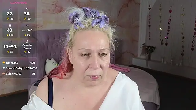 Penelope Pinky online show from December 1, 2025, 11:48 am