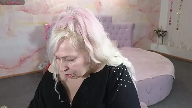 Penelope Pinky online show from April 28, 2026, 11:37 am