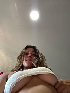 Nicollygriu online show from April 22, 2026, 1:23 pm