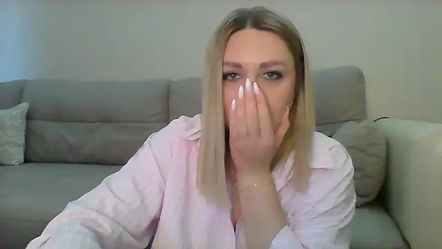 VickyLove047 online show from September 16, 2025, 6:25 am