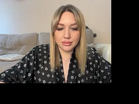 VickyLove047 online show from June 14, 2026, 8:27 am