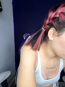 franchezkavegaaa online show from February 5, 2025, 5:42 pm