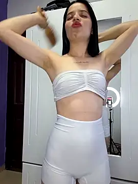 franchezkavegaaa online show from March 21, 2025, 2:07 pm