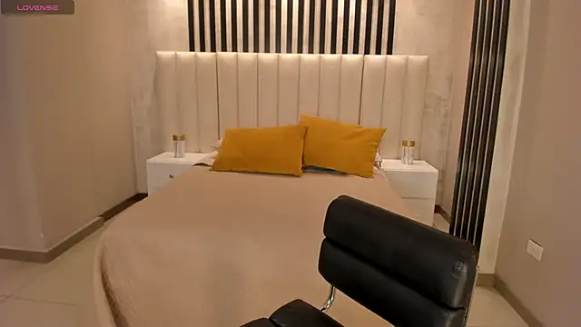 FernandaX1 online show from March 6, 2025, 6:26 pm