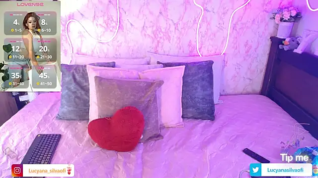 LucyanaSilva online show from October 11, 2025, 2:15 pm