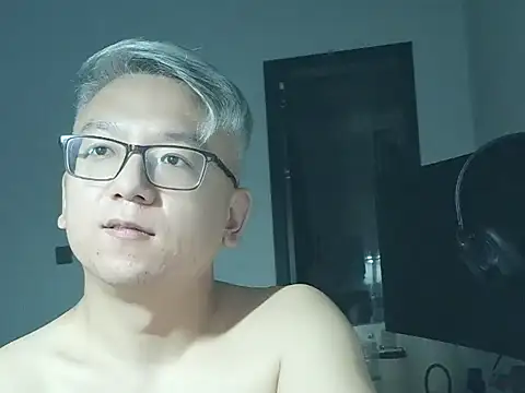 leoUSIR online show from September 29, 2025, 7:51 pm