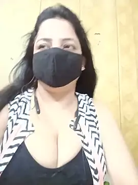 Snapshot of hornycoupleJandS chatting on June 2, 2026, 7:27 pm hornycoupleJandS online show from June 2, 2026, 7:27 pm