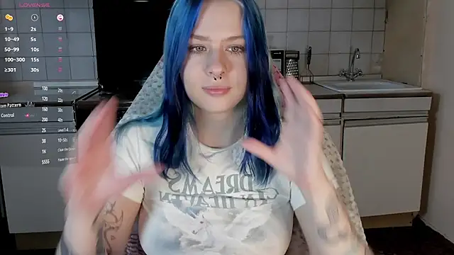 tender kiitty online show from September 14, 2025, 2:49 pm