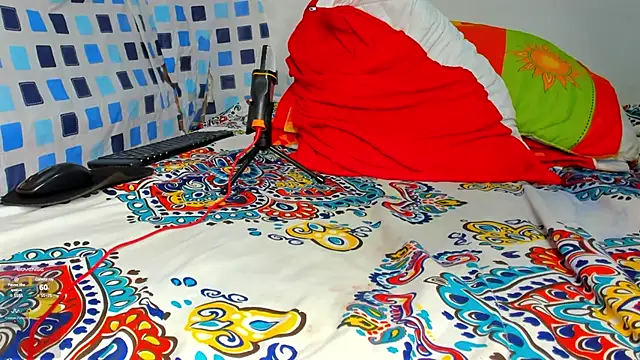 yonsol abril online show from January 6, 2025, 8:39 pm