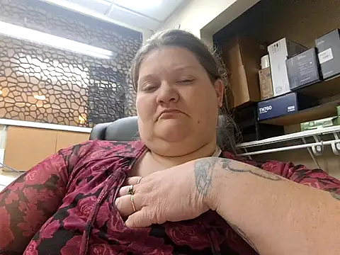 chrissybear84 online show from February 1, 2026, 7:01 pm