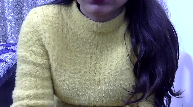 hot  surbhi online show from January 19, 2025, 2:49 pm