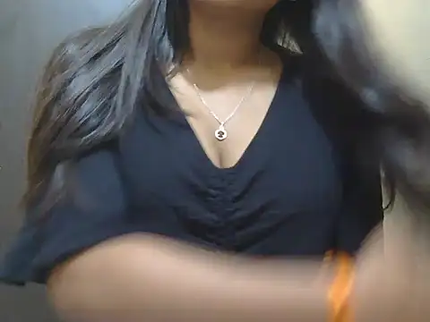 hot  surbhi online show from March 17, 2026, 6:33 pm