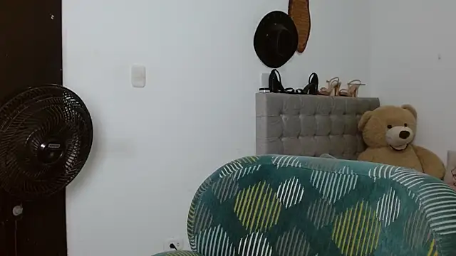 Sexy Lia  online show from April 7, 2026, 2:34 am