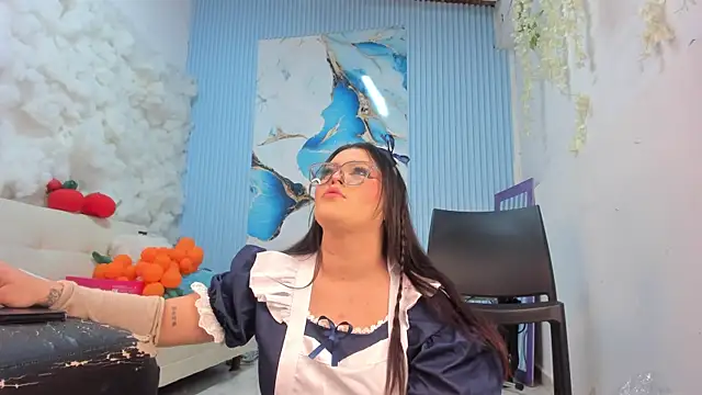 Danniela18  online show from April 24, 2026, 12:18 pm