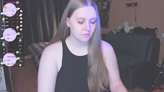 Alice Dreamgirl  online show from October 18, 2025, 11:00 am