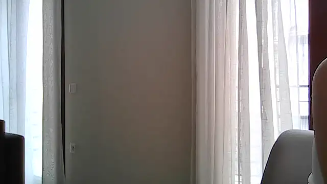 Snapshot of Eleni_Pappa chatting on March 27, 2026, 9:21 am Eleni Pappa online show from March 27, 2026, 9:21 am