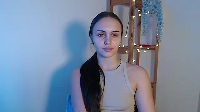 IrinaShayk18 online show from February 1, 2025, 12:37 pm