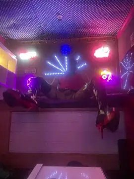 kinkycdslutsv online show from February 5, 2025, 6:37 pm