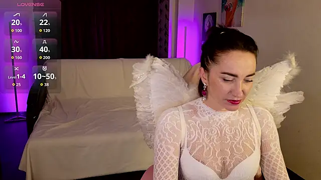 AnneHaddaway online show from December 18, 2025, 8:26 pm