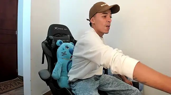 twink latino5 online show from February 23, 2025, 1:57 am