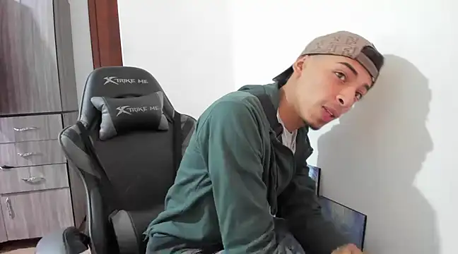 twink latino5 online show from March 18, 2025, 2:04 pm