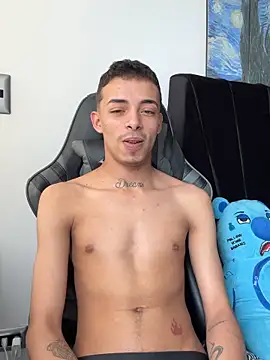 twink latino5 online show from February 22, 2026, 3:21 pm