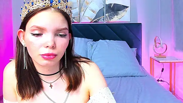 Curvy Dynamite  online show from February 28, 2025, 7:37 am