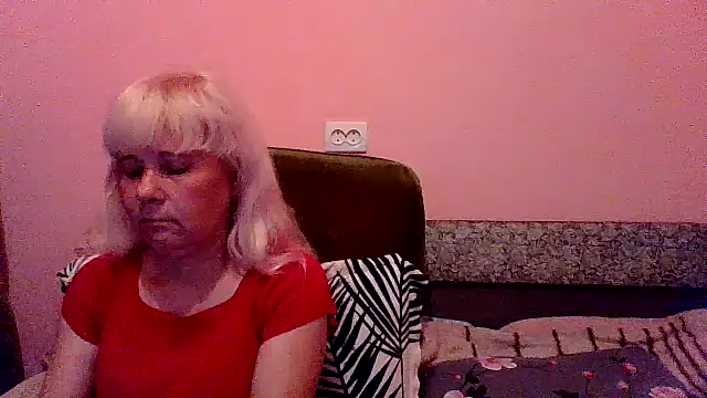 sakura blonde online show from April 20, 2026, 3:42 am