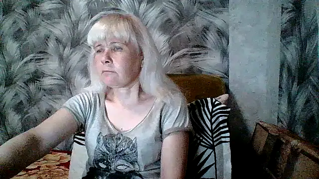 sakura blonde online show from April 21, 2026, 8:01 pm