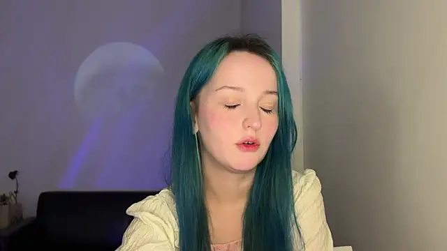 bumble bee online show from January 3, 2025, 1:03 pm