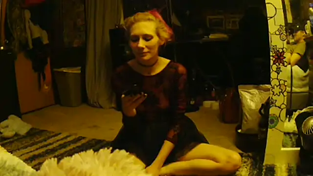 Snapshot of EroticKityii chatting on April 5, 2026, 6:43 am EroticKityii online show from April 5, 2026, 6:43 am