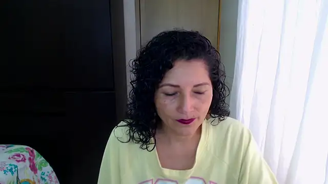 arianna ros3 online show from April 24, 2026, 7:16 pm