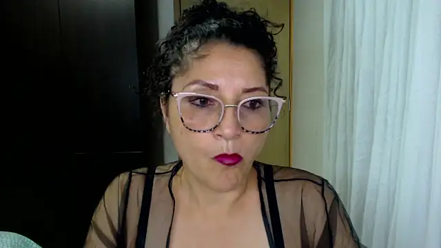 arianna ros3 online show from June 15, 2026, 2:25 am