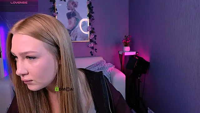 playful sophie online show from October 17, 2025, 7:27 pm