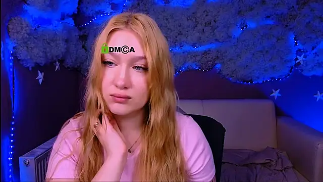 playful sophie online show from April 21, 2026, 1:42 am