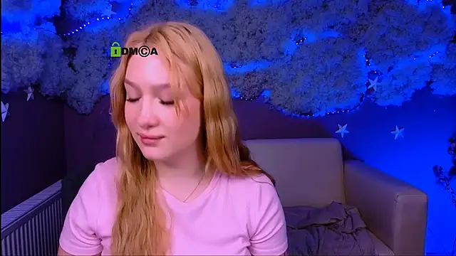 playful sophie online show from April 21, 2026, 2:51 am