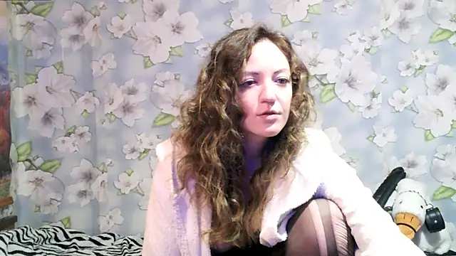 Snapshot of KattyLuuu chatting on February 5, 2025, 11:50 pm KattyLuuu online show from February 5, 2025, 11:50 pm