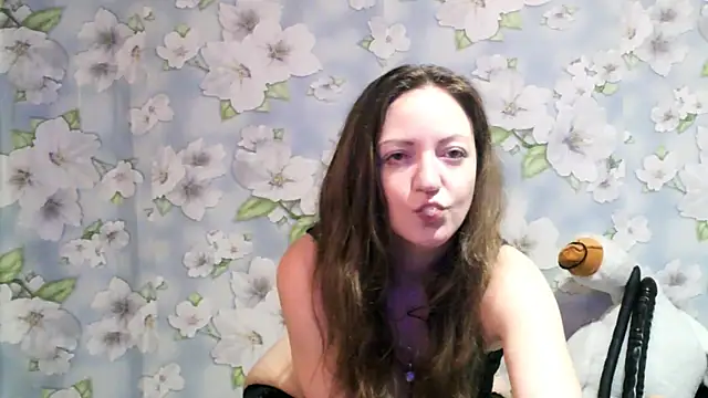 Snapshot of KattyLuuu chatting on February 9, 2025, 11:57 pm KattyLuuu online show from February 9, 2025, 11:57 pm