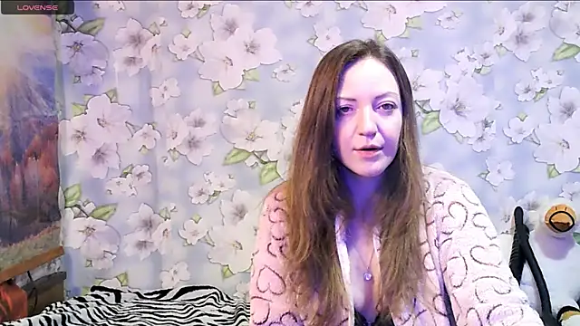 Snapshot of KattyLuuu chatting on February 13, 2025, 11:26 pm KattyLuuu online show from February 13, 2025, 11:26 pm