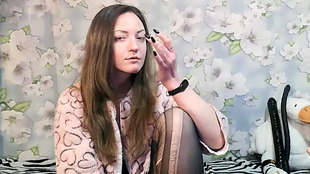 Snapshot of KattyLuuu chatting on February 14, 2025, 11:31 pm KattyLuuu online show from February 14, 2025, 11:31 pm