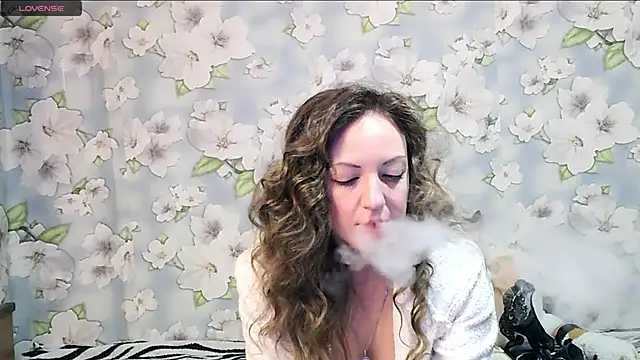 Snapshot of KattyLuuu chatting on February 23, 2025, 3:24 am KattyLuuu online show from February 23, 2025, 3:24 am