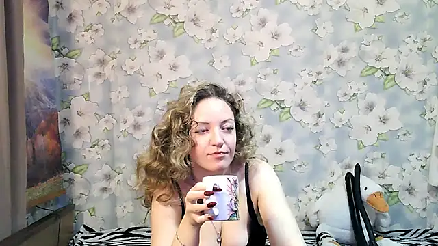 Snapshot of KattyLuuu chatting on October 9, 2025, 9:02 pm KattyLuuu online show from October 9, 2025, 9:02 pm