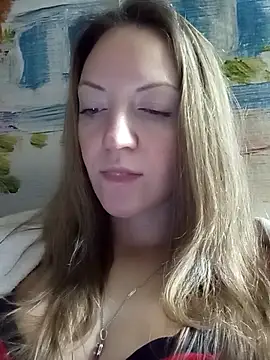 Snapshot of KattyLuuu chatting on December 14, 2025, 9:25 am KattyLuuu online show from December 14, 2025, 9:25 am