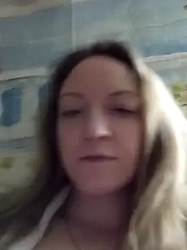 Snapshot of KattyLuuu chatting on December 18, 2025, 9:21 pm KattyLuuu online show from December 18, 2025, 9:21 pm