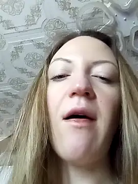 Snapshot of KattyLuuu chatting on January 18, 2026, 9:13 am KattyLuuu online show from January 18, 2026, 9:13 am